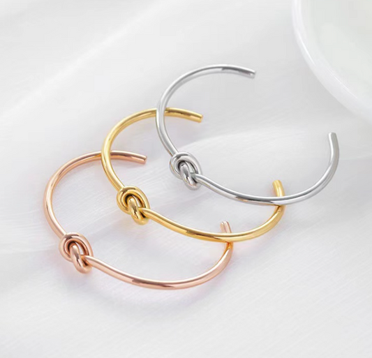 NOÉA Knot Armreifen